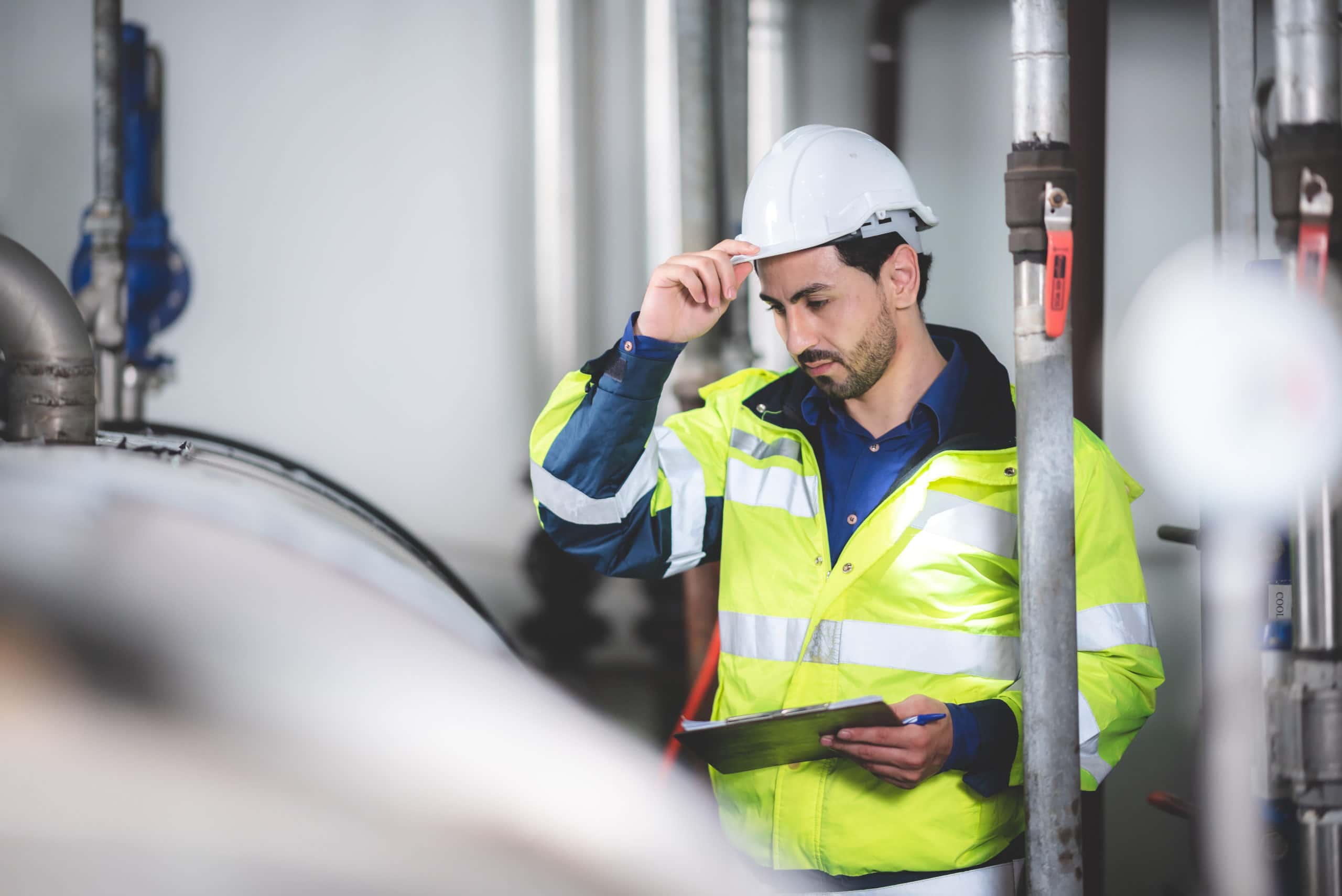 inspecteur-inspector-gas-gaz-appareil-equipment-A2-réglementaire-périodique-safety